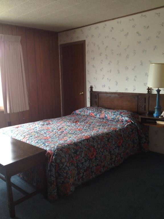 Oneida Village Inn Three Lakes Kamer foto