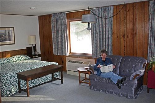 Oneida Village Inn Three Lakes Buitenkant foto