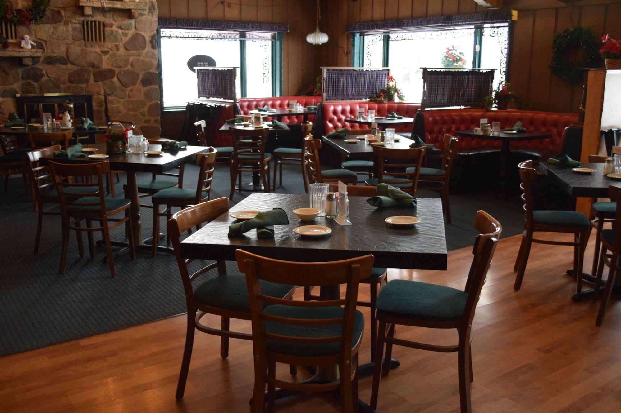 Oneida Village Inn Three Lakes Buitenkant foto